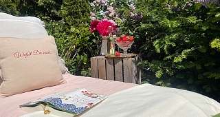 private Sonnenliegen direkt im Garten SPA private Sonnenliegen direkt im Garten SPA
