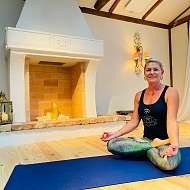 YOGA Gruß YOGA Gruß mit Yogalehrerin